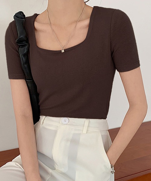 TheiaIvy(スィアアイビー)の「スクエアネックカラーカットソー(Tシャツ/カットソー・レディース・ホワイト/ブラック/ベージュ/パープル/ブラウン/グレー/イエロー/ブルー/ライトベージュ・ONESIZE)」の5枚目の写真