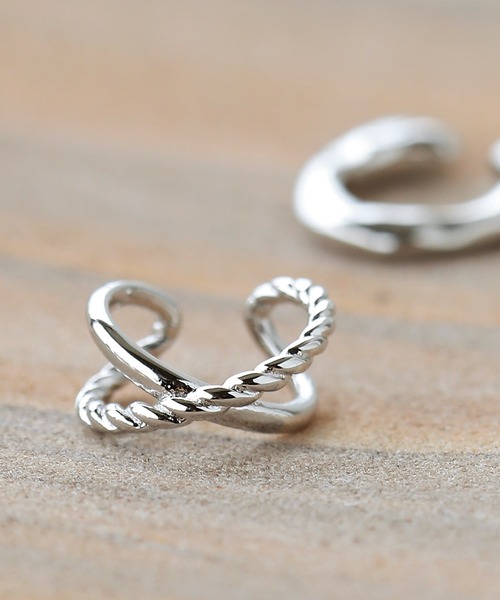 ANEMONE（アネモネ）の「クロスラインイヤーカフ（イヤーカフ・レディース・シルバー/ゴールド・FREE）」の2枚目の写真