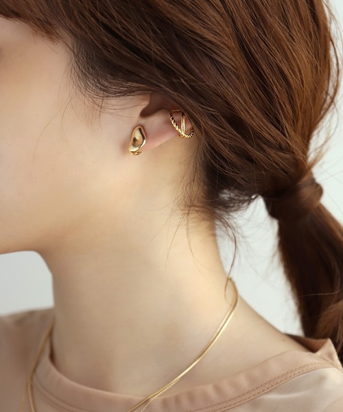 ANEMONE（アネモネ）の「クロスラインイヤーカフ（イヤーカフ・レディース・シルバー/ゴールド・FREE）」の6枚目の写真