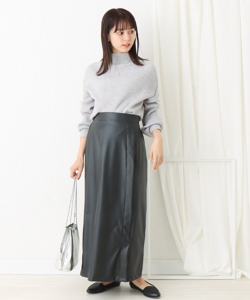 libelle more(リベル モア)の「フェイクレザー ナロースカート(スカート・レディース・アイボリー/ブラック/モカ/グリーン系その他/ゴールド・M/L)」の6枚目の写真