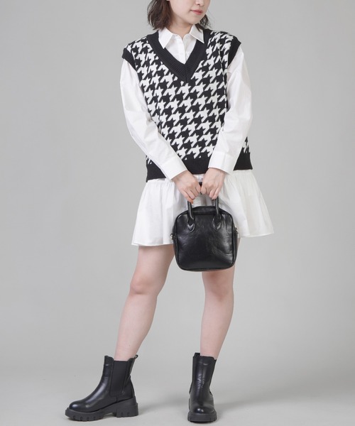 SPINNS（スピンズ）の「千鳥柄 Vネック アクリルニットベスト（ベスト・レディース・ブラック・ONESIZE）」の7枚目の写真