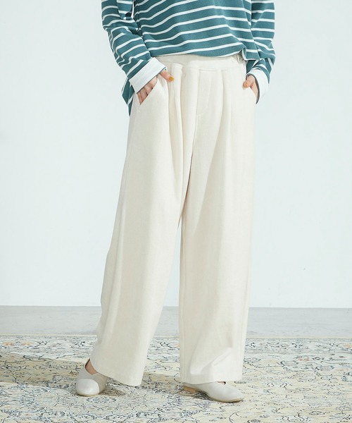 ONIGIRI（オニギリ）の「コーデュロイ　ワイドパンツ（その他パンツ・レディース・ブラウン/アイボリー・SMALL/MEDIUM/LARGE）」の2枚目の写真