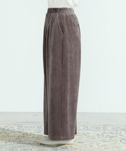 ONIGIRI（オニギリ）の「コーデュロイ　ワイドパンツ（その他パンツ・レディース・ブラウン/アイボリー・SMALL/MEDIUM/LARGE）」の13枚目の写真