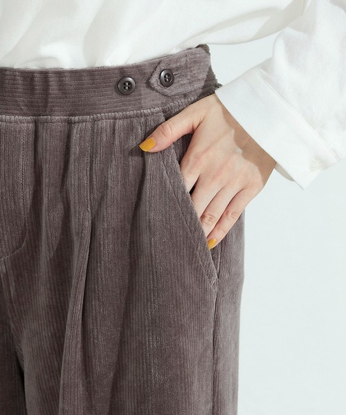 ONIGIRI（オニギリ）の「コーデュロイ　ワイドパンツ（その他パンツ・レディース・ブラウン/アイボリー・SMALL/MEDIUM/LARGE）」の10枚目の写真