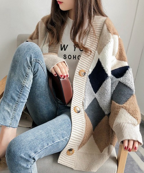 Chaco closet（チャコ クローゼット）の「ビッグシルエットアーガイル柄ルーズカーディガン（カーディガン/ボレロ・レディース・ネイビー/レッド/アイボリー・FREE）」の7枚目の写真