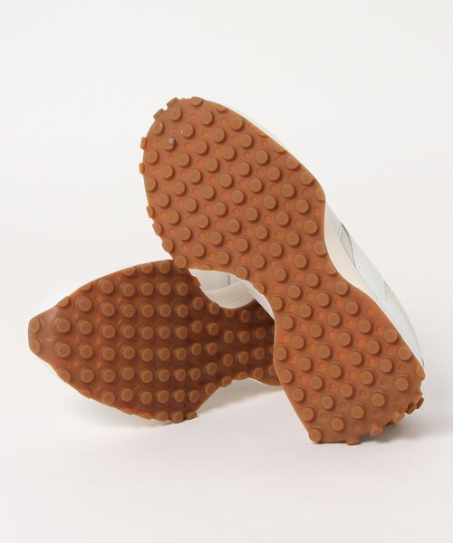 NEW BALANCE(ニューバランス)の「【NEW BALANCE】WS327LA(スニーカー・レディース・ホワイト・23cm/23.5cm/24cm/24.5cm)」の2枚目の写真