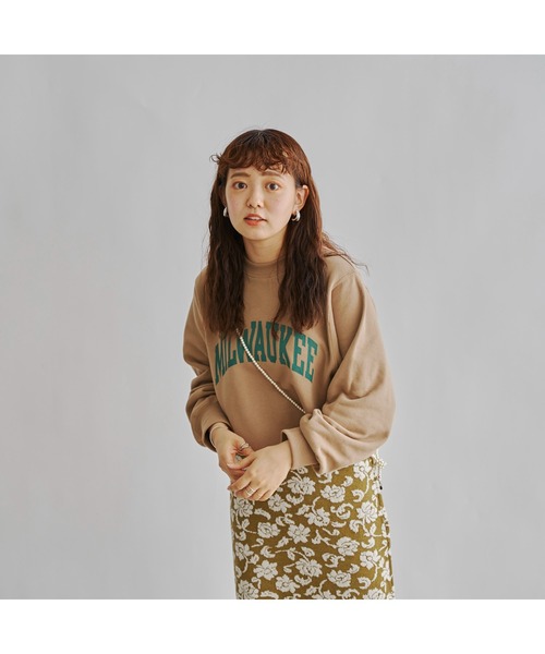 CPCM(シーピーシーエム)の「WEB限定/クロップド丈カレッジロゴスウェット(Tシャツ/カットソー・レディース・グリーン/グレー/ネイビー/グレイッシュベージュ/レッド/チャコールグレー・FREE)」の10枚目の写真