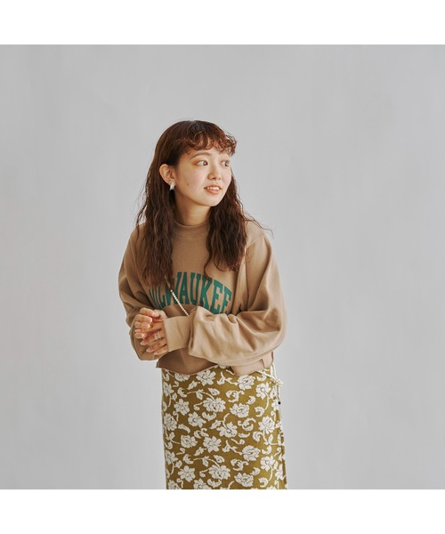 CPCM(シーピーシーエム)の「WEB限定/クロップド丈カレッジロゴスウェット(Tシャツ/カットソー・レディース・グリーン/グレー/ネイビー/グレイッシュベージュ/レッド/チャコールグレー・FREE)」の12枚目の写真