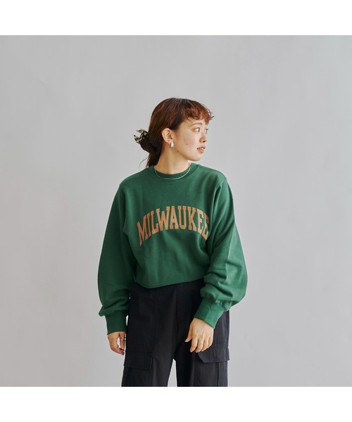 CPCM(シーピーシーエム)の「WEB限定/クロップド丈カレッジロゴスウェット(Tシャツ/カットソー・レディース・グリーン/グレー/ネイビー/グレイッシュベージュ/レッド/チャコールグレー・FREE)」の15枚目の写真