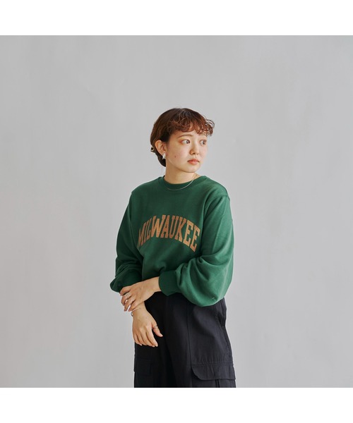 CPCM(シーピーシーエム)の「WEB限定/クロップド丈カレッジロゴスウェット(Tシャツ/カットソー・レディース・グリーン/グレー/ネイビー/グレイッシュベージュ/レッド/チャコールグレー・FREE)」の17枚目の写真