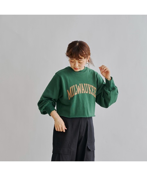 CPCM(シーピーシーエム)の「WEB限定/クロップド丈カレッジロゴスウェット(Tシャツ/カットソー・レディース・グリーン/グレー/ネイビー/グレイッシュベージュ/レッド/チャコールグレー・FREE)」の19枚目の写真