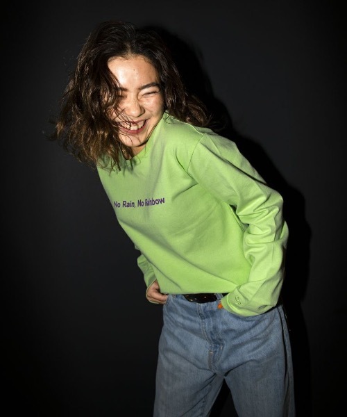 Ocean Pacific(オーシャンパシフィック)の「【OP:オーピー】レディース オーバーシルエット フロッキー加工プリント ロングTシャツ(Tシャツ/カットソー・レディース・ホワイト/グリーン/サンドベージュ/チャコール・MEDIUM/LARGE/X-LARGE)」の4枚目の写真