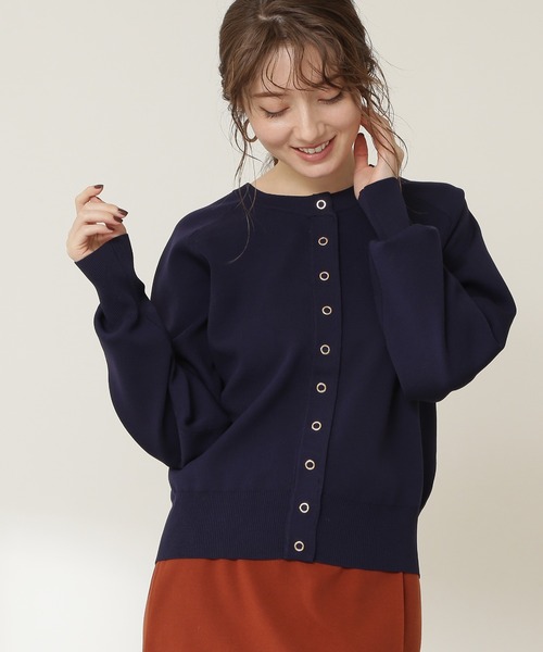 N.(N. Natural Beauty Basic)(エヌエヌナチュラルビューティーベーシック)の「【追加生産】◆ドットボタン総針フォルムカーディガン(カーディガン/ボレロ・レディース・ホワイト/ブラック/ネイビー/グリーン/ブルー/イエロー/ピンク・MEDIUM)」の5枚目の写真