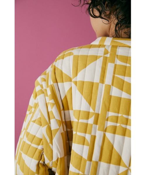 BLACK BY MOUSSY(ブラックバイマウジー)の「pattern quilting jacket(パターンキルティングジャケット)(テーラードジャケット・レディース・ベージュ系その他・FREE)」の7枚目の写真