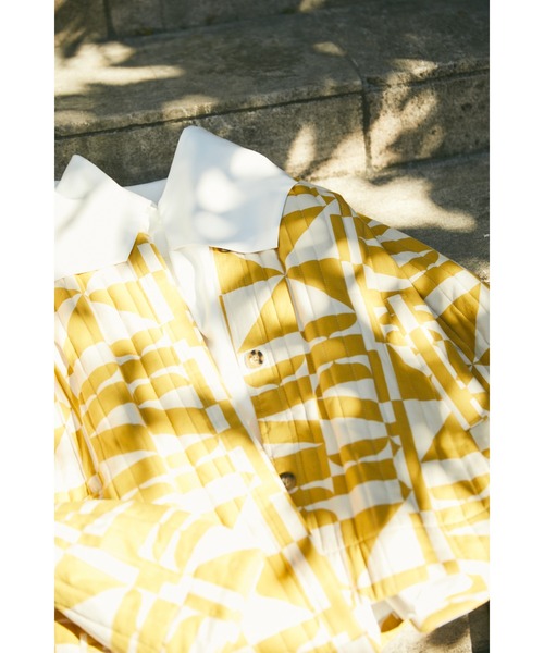 BLACK BY MOUSSY(ブラックバイマウジー)の「pattern quilting jacket(パターンキルティングジャケット)(テーラードジャケット・レディース・ベージュ系その他・FREE)」の5枚目の写真