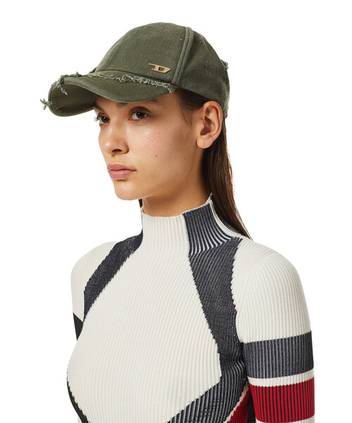 DIESEL(ディーゼル)の「レディース ハイネック セーター ニット スリムフィット(ニット/セーター・レディース・ホワイト/ブルー・SMALL/MEDIUM/LARGE/X-LARGE)」の3枚目の写真