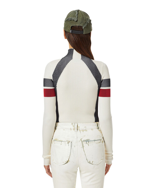 DIESEL(ディーゼル)の「レディース ハイネック セーター ニット スリムフィット(ニット/セーター・レディース・ホワイト/ブルー・SMALL/MEDIUM/LARGE/X-LARGE)」の15枚目の写真