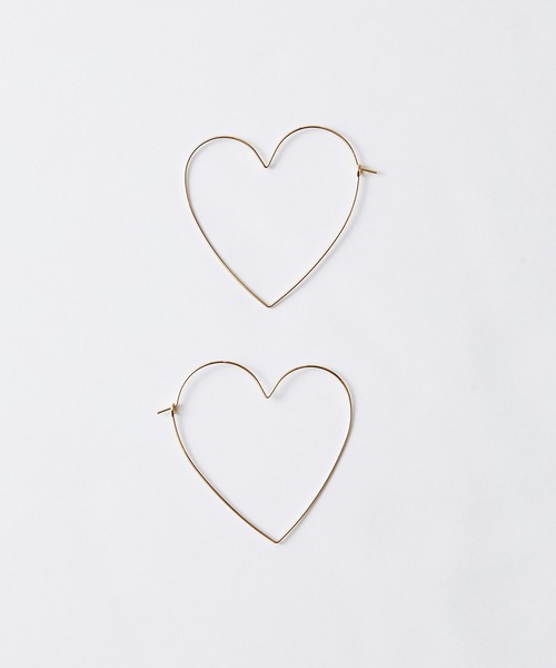 ADAM ET ROPE'(アダムエロペ)の「【LES BIJOUX】ラインハートピアス(ピアス(両耳用)・レディース・ゴールド/シルバー・FREE)」の2枚目の写真