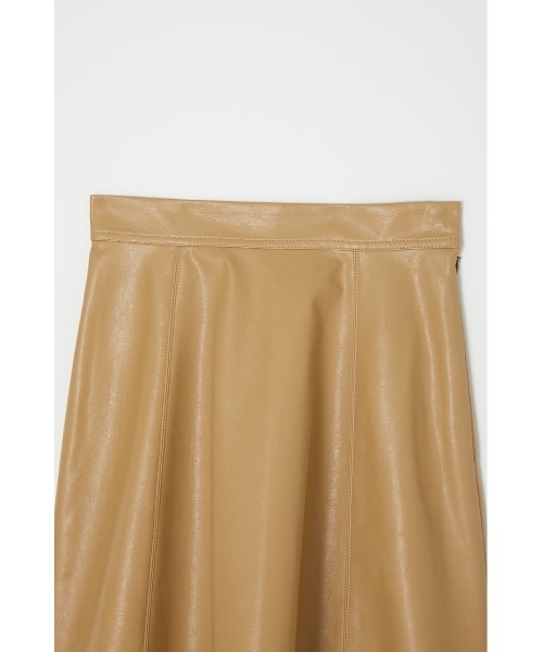 MOUSSY（マウジー）の「F／LEATHER MINI A LINE スカート（スカート・レディース・ベージュ/ブラック・1/2）」の4枚目の写真