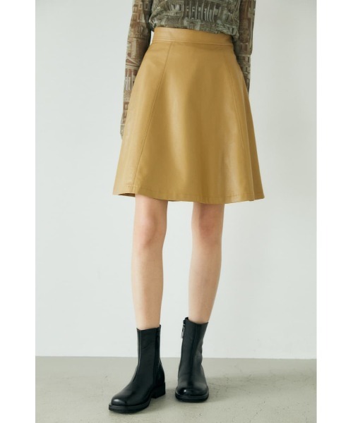 MOUSSY（マウジー）の「F／LEATHER MINI A LINE スカート（スカート・レディース・ベージュ/ブラック・1/2）」の11枚目の写真