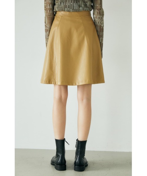 MOUSSY（マウジー）の「F／LEATHER MINI A LINE スカート（スカート・レディース・ベージュ/ブラック・1/2）」の13枚目の写真