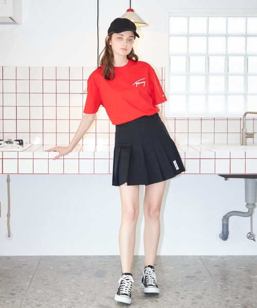  Jeans シグネチャーロゴ クルーネック Tシャツ 送関込 tommy jeans（トミー ジーンズ）の「シグネチャーロゴTシャツ（T