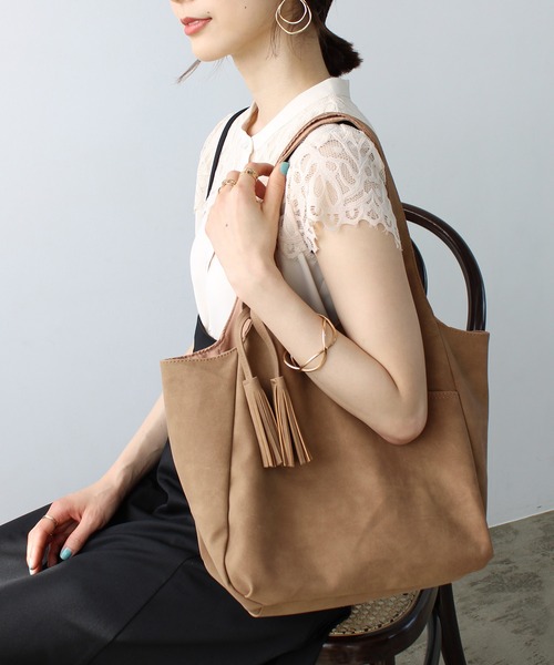 GeeRA(ジーラ)の「A4対応フリンジ付トートバッグ(トートバッグ・レディース・ワイン/キャメル/グレー/ブラウン/アイボリー/ベージュ/ブラック/ブラック系その他/ブラウン系その他・FREE)」の8枚目の写真