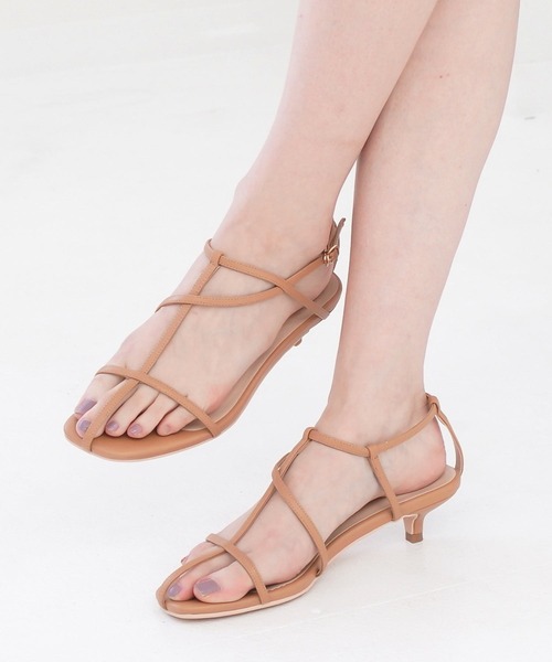 AmiAmi(アミアミ)の「キトゥンヒールアンクルストラップサンダル(サンダル・レディース・ブラック/ベージュ/イエロー/アイボリー・LL/S/M/L)」の3枚目の写真