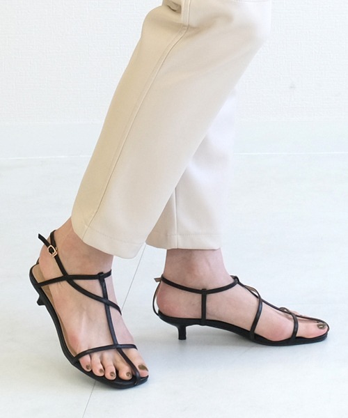 AmiAmi(アミアミ)の「キトゥンヒールアンクルストラップサンダル(サンダル・レディース・ブラック/ベージュ/イエロー/アイボリー・LL/S/M/L)」の16枚目の写真