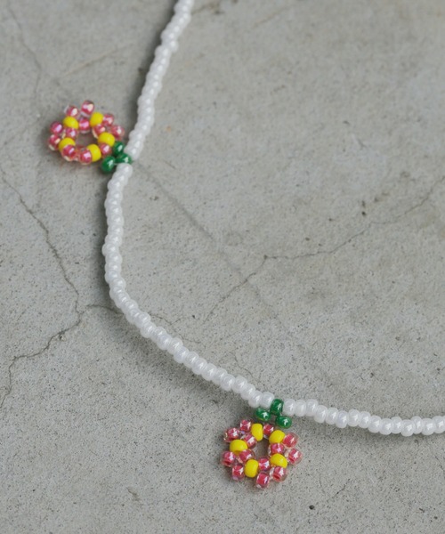 Ein（アイン）の「Ein/フルーツ・フラワービーズマスクチェーン（ネックレス・レディース・ピンク/イエロー系その他/ピンク系その他/レッド系その他/イエロー系その他2/レッド系その他2・FREE）」の4枚目の写真