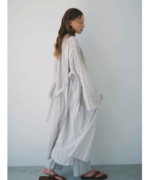 UNFIL（アンフィル）の「unfil | ギャザーシャツドレス WOMEN（ワンピース・レディース・グレー系その他/ホワイト系その他5・0）」の5枚目の写真