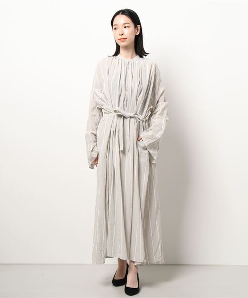 UNFIL（アンフィル）の「unfil | ギャザーシャツドレス WOMEN（ワンピース・レディース・グレー系その他/ホワイト系その他5・0）」の16枚目の写真