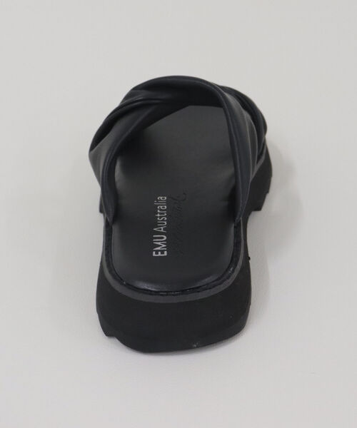 EMU Australia（エミューオーストラリア）の「【EMU Austraria/エミュオーストラリア】シャーキーツイストアッパーサンダル（サンダル・レディース・ブラック・24/23）」の6枚目の写真