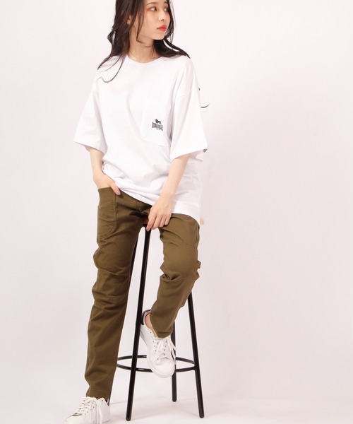 LONSDALE（ロンズデール）の「LONSDALE オーバーサイズ 天竺 コットン ワンポイント刺繍 半袖 Tシャツ 男女兼用（Tシャツ/カットソー・メンズ・ホワイト/ブラック・LL/S/M/L）」の21枚目の写真