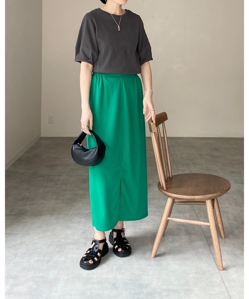 She's Closet(シーズクローゼット)の「綿天竺ボリューム袖ランタンスリーブ半袖Tシャツ(Tシャツ/カットソー・レディース・ブラック/グリーン/アイボリー/モカ/チャコール・FREE)」の13枚目の写真