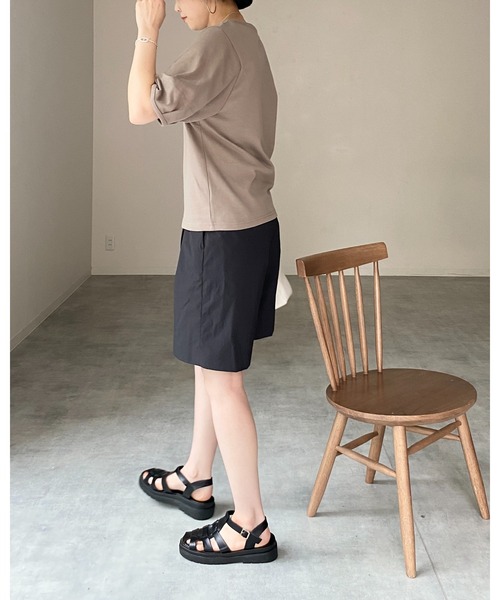 She's Closet(シーズクローゼット)の「綿天竺ボリューム袖ランタンスリーブ半袖Tシャツ(Tシャツ/カットソー・レディース・ブラック/グリーン/アイボリー/モカ/チャコール・FREE)」の8枚目の写真