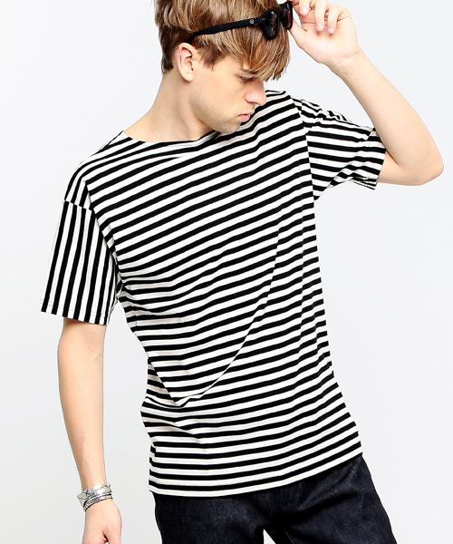 BEAMS LIGHTS Men's（ビームスライツ メンズ）の「BEAMS LIGHTS / ボートネックボーダーTシャツ（Tシャツ/カットソー・メンズ・ブラック/ネイビー・MEDIUM/LARGE/SMALL）」の2枚目の写真