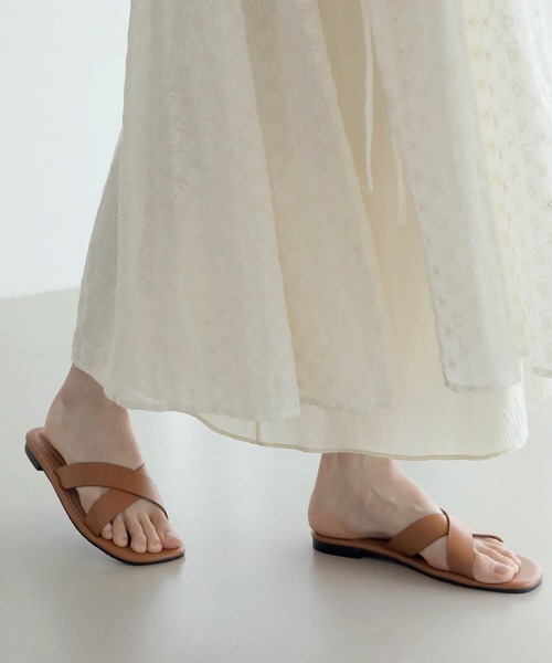 UNE MANSION（ユヌマンション）の「クロスフラットサンダル（サンダル・レディース・ブラック/ブラウン/クリーム・23㎝/24㎝/25㎝）」の10枚目の写真
