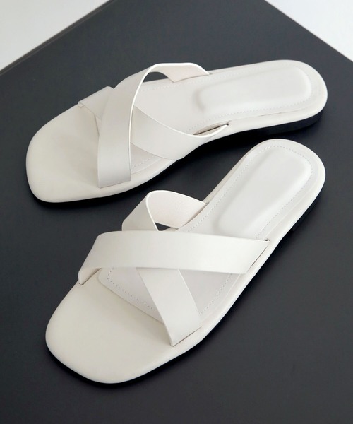 UNE MANSION（ユヌマンション）の「クロスフラットサンダル（サンダル・レディース・ブラック/ブラウン/クリーム・23㎝/24㎝/25㎝）」の16枚目の写真