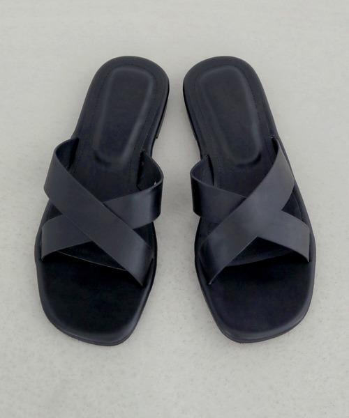 UNE MANSION（ユヌマンション）の「クロスフラットサンダル（サンダル・レディース・ブラック/ブラウン/クリーム・23㎝/24㎝/25㎝）」の17枚目の写真