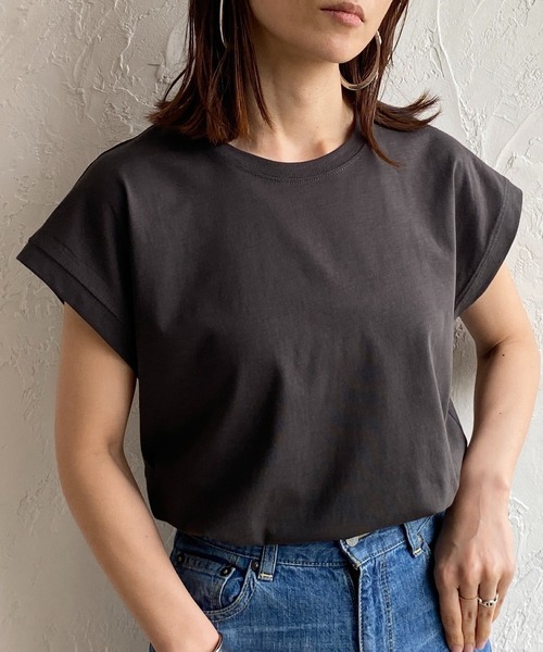She's Closet(シーズクローゼット)の「コットン100%無地クルーネックフレンチスリーブコンパクトTシャツ(Tシャツ/カットソー・レディース・ホワイト/グリーン/グレイッシュベージュ/チャコール/ブラック/モカ/ライトグリーン/ピンク/ベージュ/ブルー/ダークパープル・FREE)」の3枚目の写真