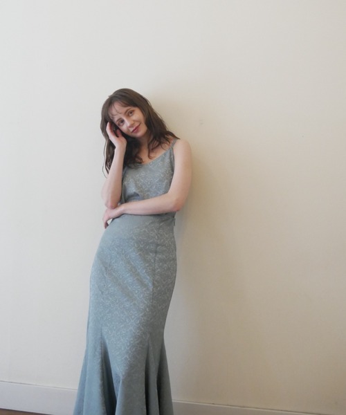 Reurie'（レウリィ）の「ジャガードVネックキャミソール(セットアップ対応) / ノースリーブ ビスチェ キャミ 花柄 アイボリー ベージュ ブルー ブラック setup（キャミソール・レディース・ブラック/ベージュ/ブルー・FREE）」の11枚目の写真