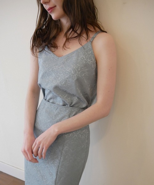 Reurie'（レウリィ）の「ジャガードVネックキャミソール(セットアップ対応) / ノースリーブ ビスチェ キャミ 花柄 アイボリー ベージュ ブルー ブラック setup（キャミソール・レディース・ブラック/ベージュ/ブルー・FREE）」の19枚目の写真