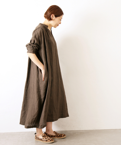 JOURNAL STANDARD LUXE(ジャーナルスタンダード ラックス)の「リネンキーネックワンピース(ワンピース・レディース・ネイビー/ブラウン/イエロー・FREE)」の4枚目の写真