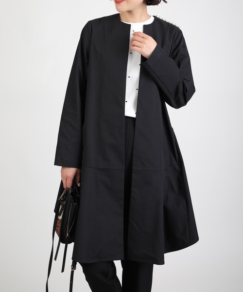 PICCIN（ピッチン）の「肩パール変形タックペプラムコート（その他アウター・レディース・ブラック/キャメル・M）」の4枚目の写真