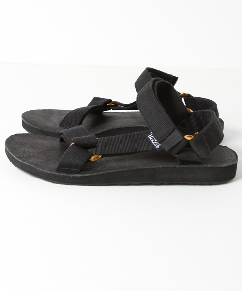 Teva（テバ）の「TEVA × AMERICAN RAG CIE ゴールドストラップサンダル（サンダル・メンズ・ブラック・10/9/8）」の12枚目の写真