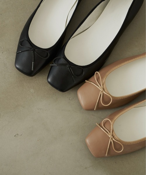 Aunt Marie's(アントマリーズ)の「スクエアトゥリボンバレエシューズ(パンプス・レディース・ブラック/ベージュ・S/M/L)」の1枚目の写真
