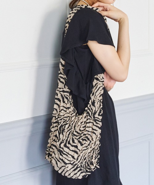 coca（coca）（コカ）の「くしゅくしゅショルダーバッグ（ショルダーバッグ・レディース・A/B・ONE SIZE）」の2枚目の写真