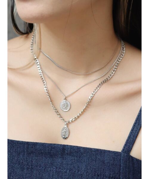 EVRIS（エヴリス）の「METAL COIN 3連ネックレス（ネックレス・レディース・シルバー/ゴールド・FREE）」の5枚目の写真