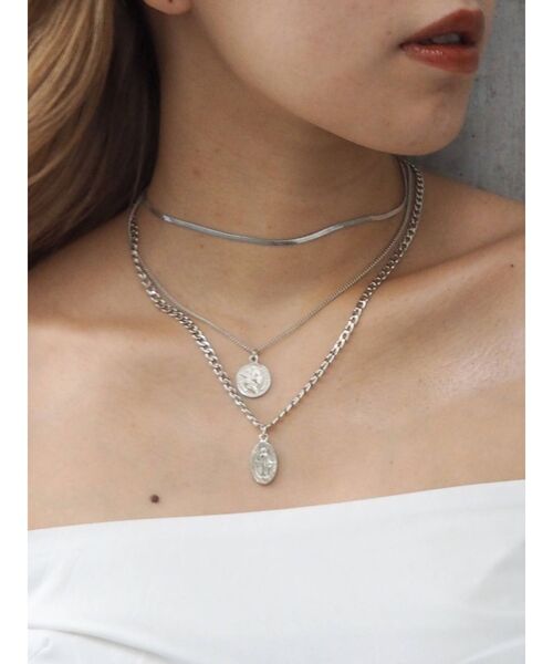 EVRIS（エヴリス）の「METAL COIN 3連ネックレス（ネックレス・レディース・シルバー/ゴールド・FREE）」の3枚目の写真